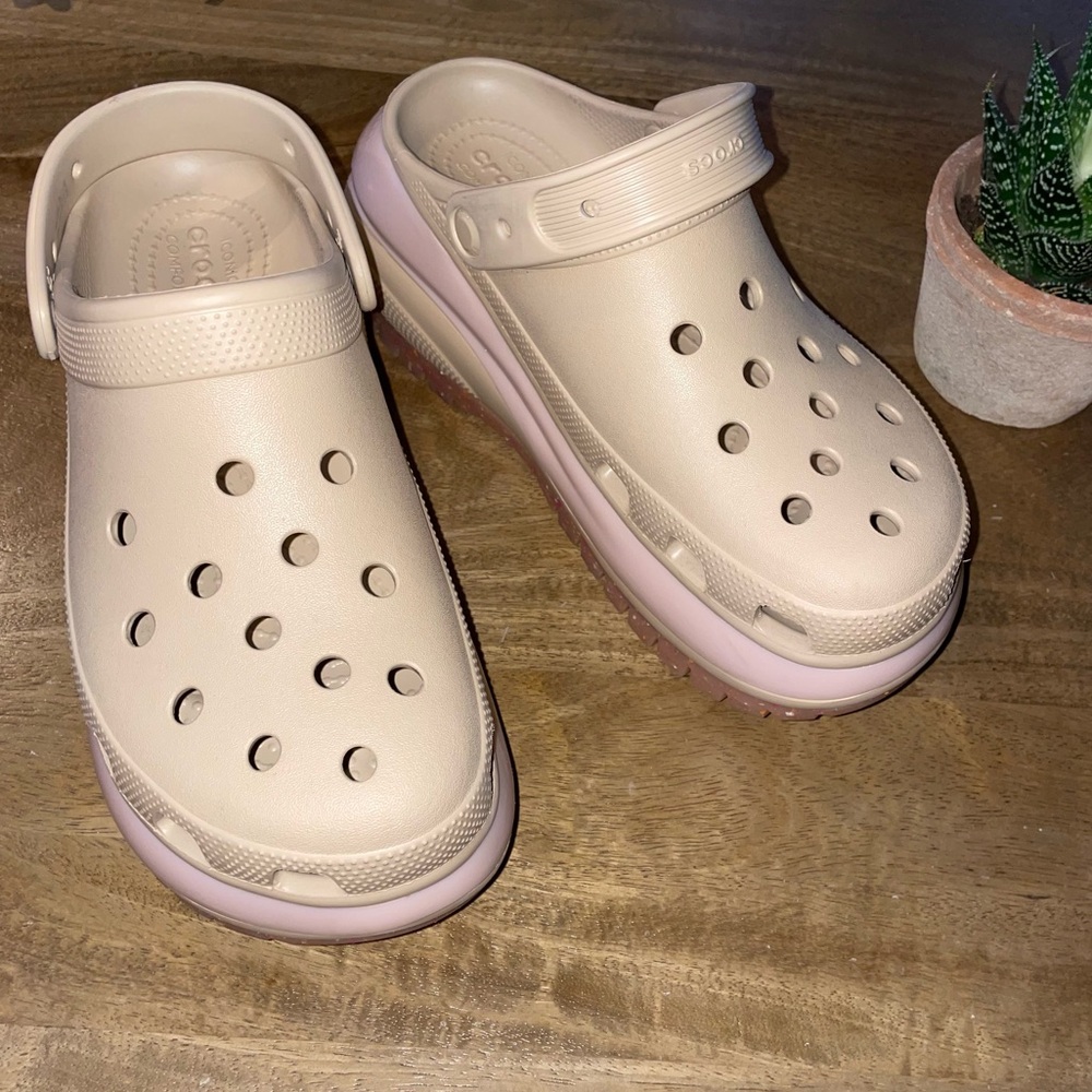 Crocs Mega Crush Clog 'Chai Multi' - Picture 9 of 11